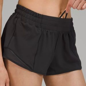 Hotty hot shorts 2.5”, size 6